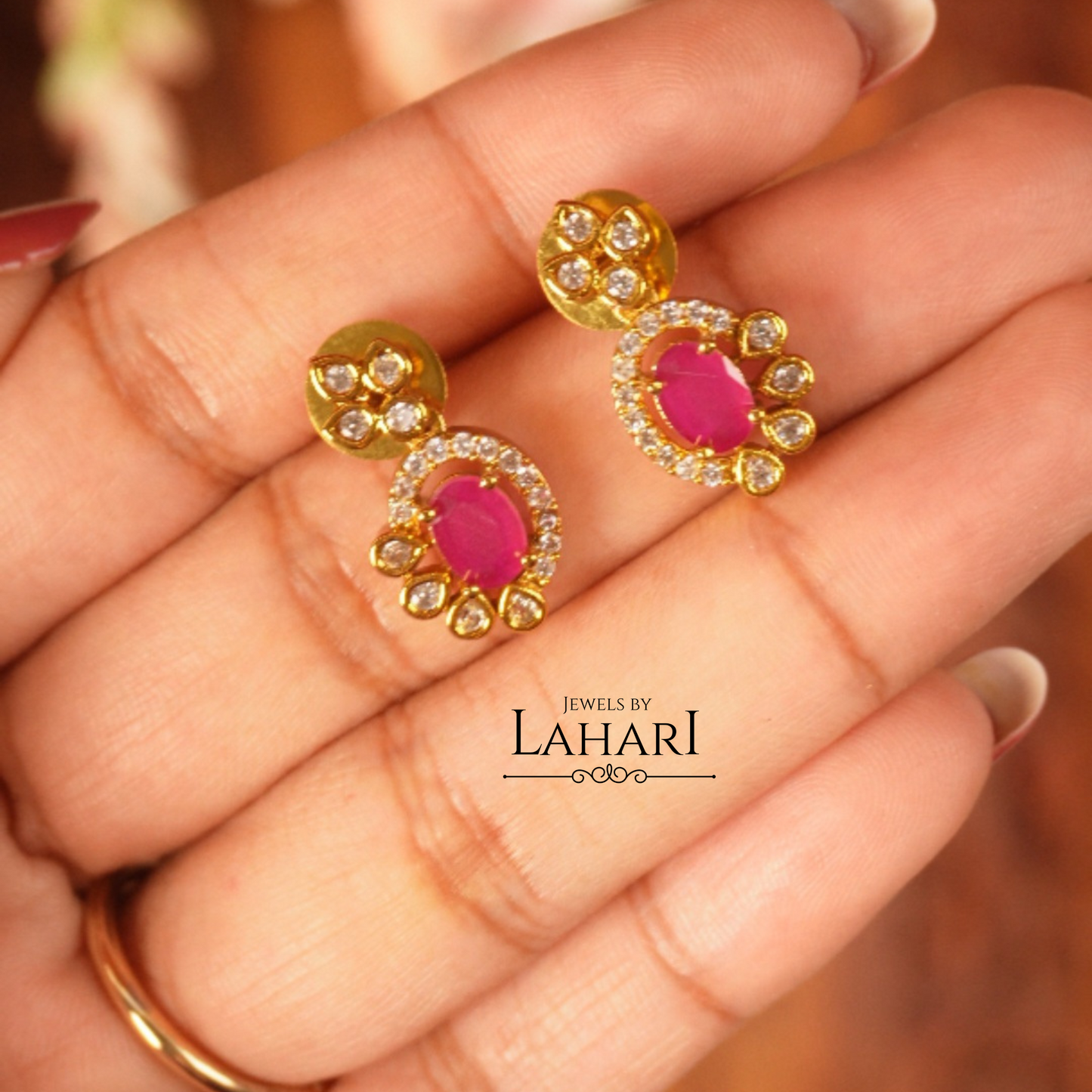 Navratna Dazzle Choker