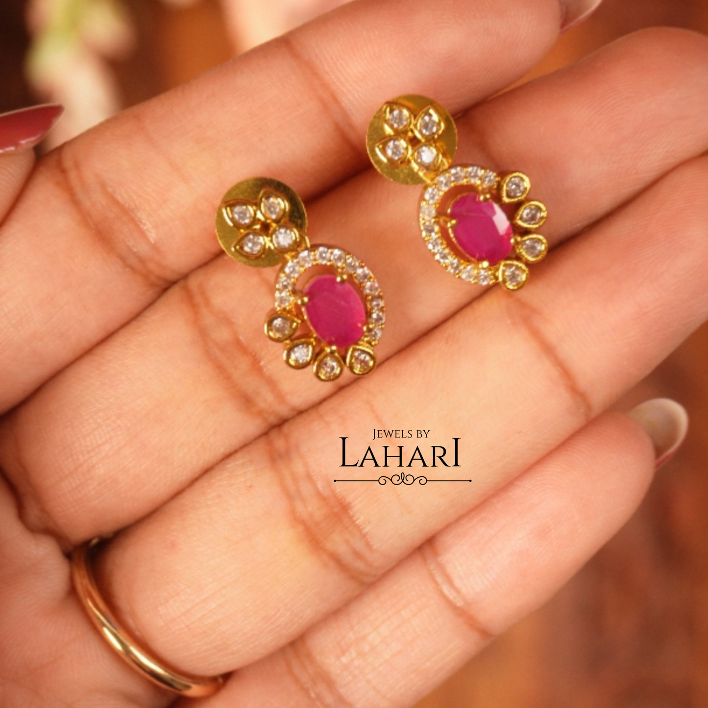 Navratna Dazzle Choker